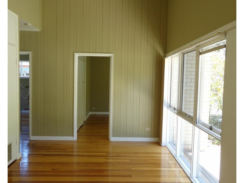 42 Lucknow, Mitcham VIC 3132