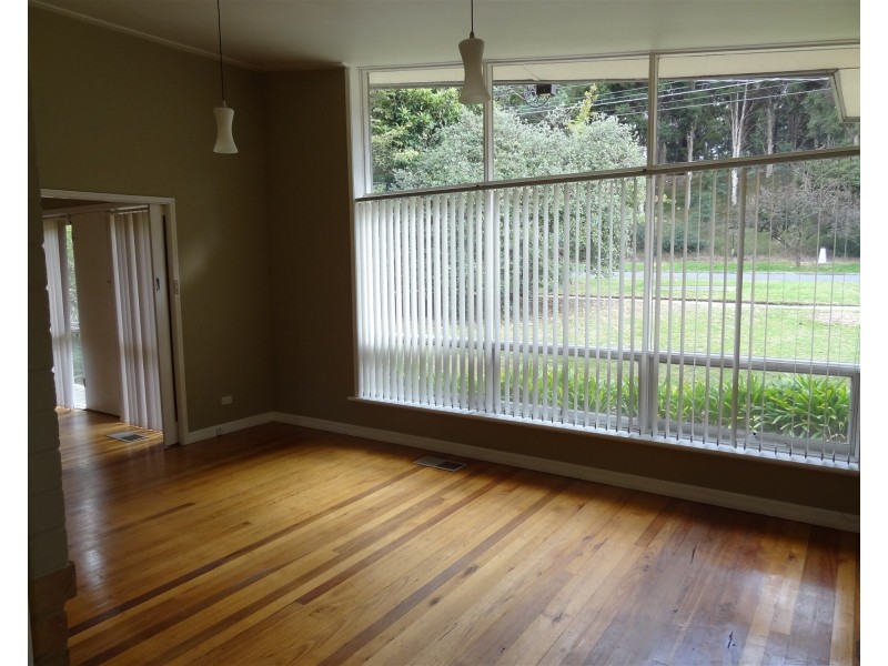 42 Lucknow, Mitcham VIC 3132
