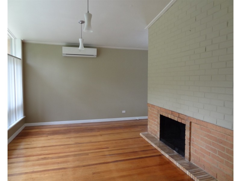 42 Lucknow, Mitcham VIC 3132