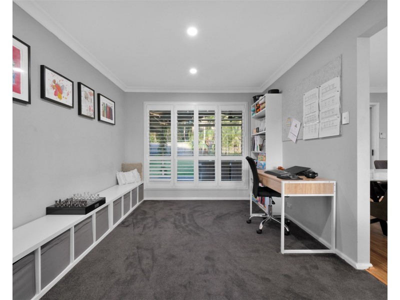 35 Bataan Circuit, Bateau Bay NSW 2261