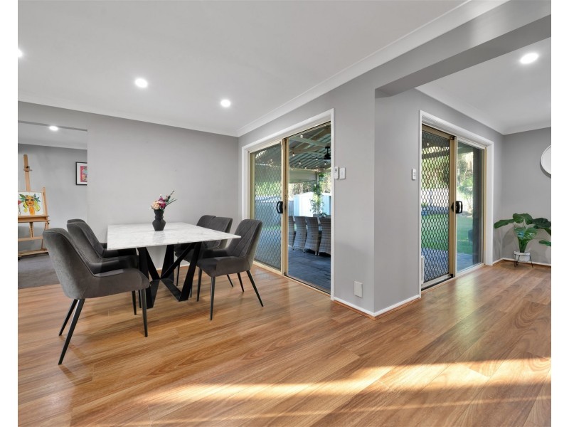 35 Bataan Circuit, Bateau Bay NSW 2261