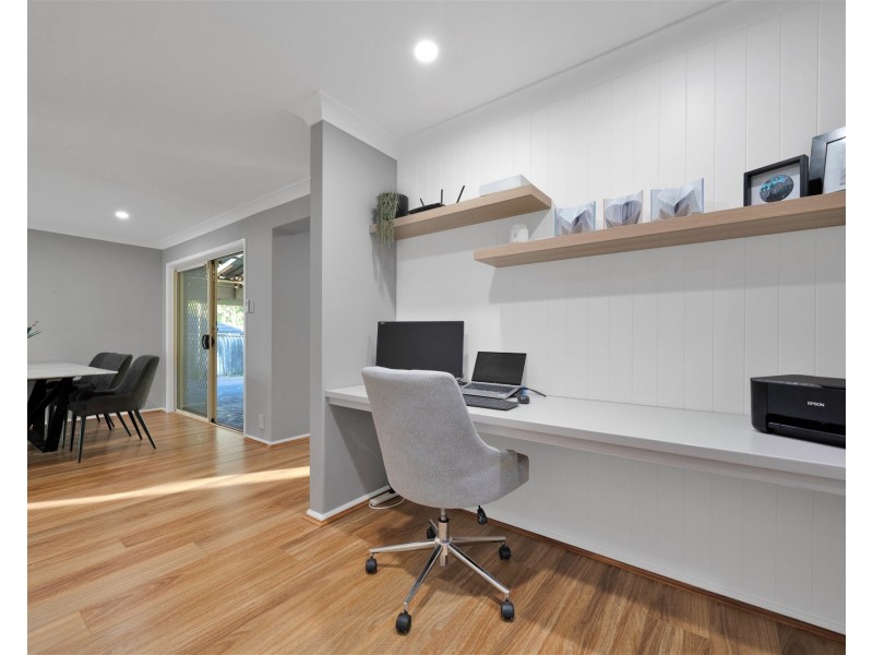 35 Bataan Circuit, Bateau Bay NSW 2261