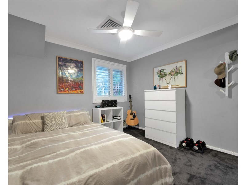 35 Bataan Circuit, Bateau Bay NSW 2261