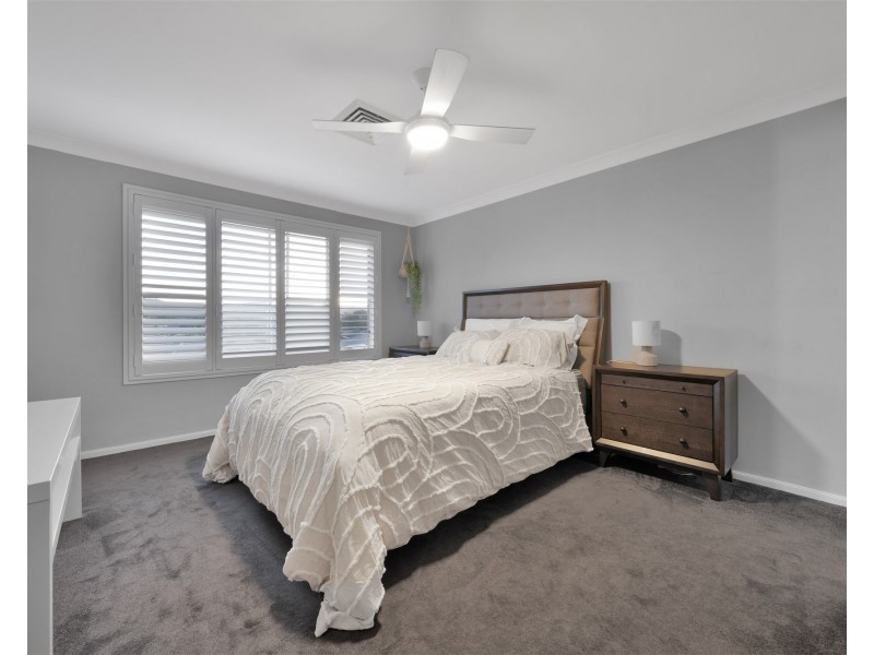 35 Bataan Circuit, Bateau Bay NSW 2261