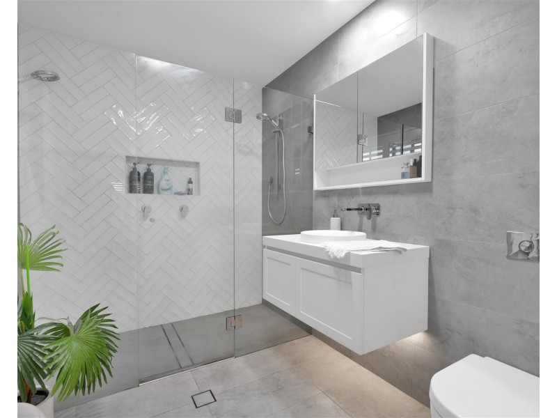 35 Bataan Circuit, Bateau Bay NSW 2261