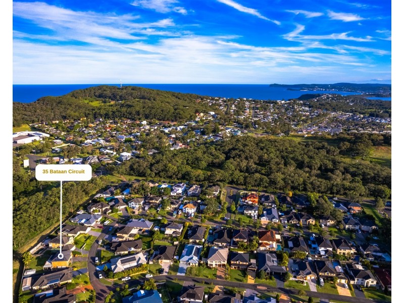35 Bataan Circuit, Bateau Bay NSW 2261