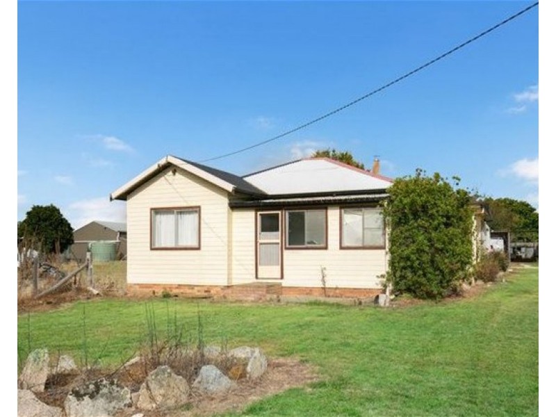 60 Russell Street, South Guyra NSW 2365