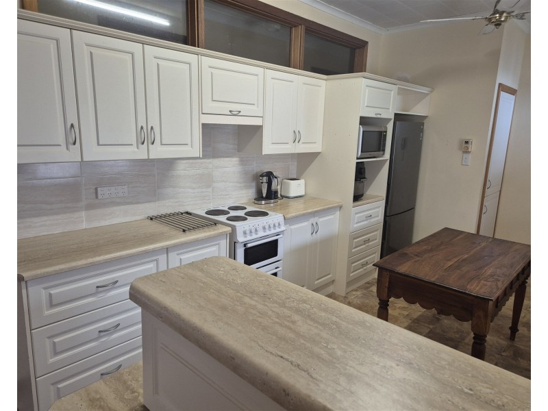 19 LAWSON STREET, Victor Harbor SA 5211