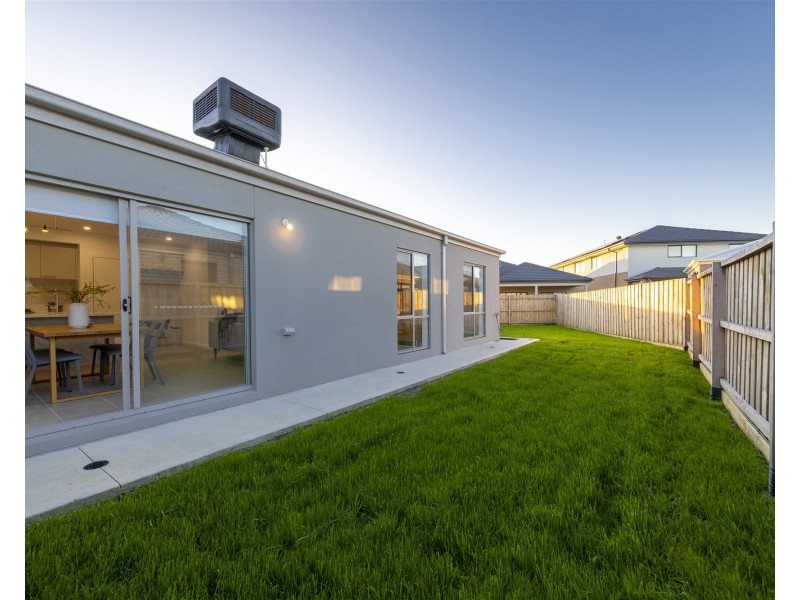 3 Upham Way, Donnybrook VIC 3064