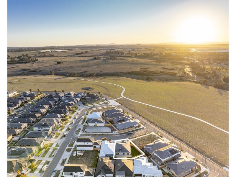 3 Upham Way, Donnybrook VIC 3064