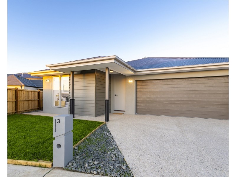 3 Upham Way, Donnybrook VIC 3064