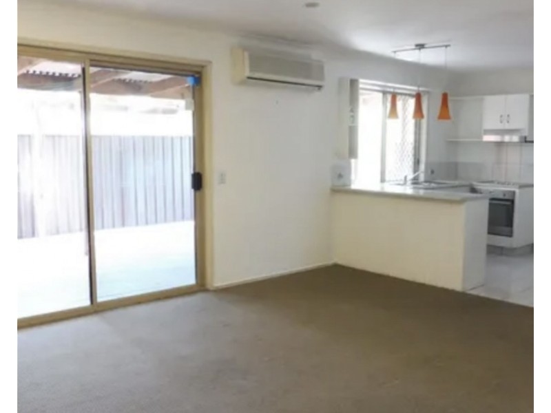 2/6 Harvey Court, Labrador QLD 4215