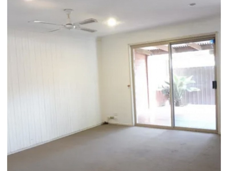 2/6 Harvey Court, Labrador QLD 4215