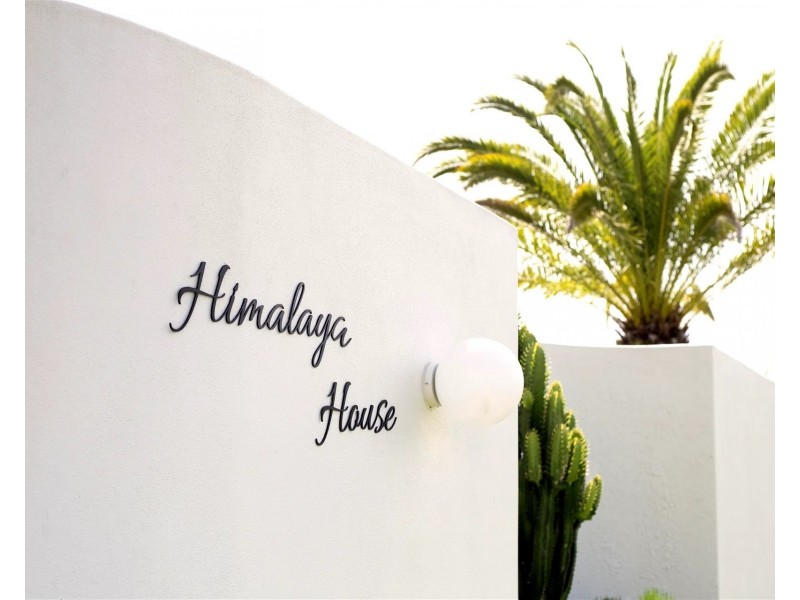 4  Himalaya Street, Mermaid Waters QLD 4218