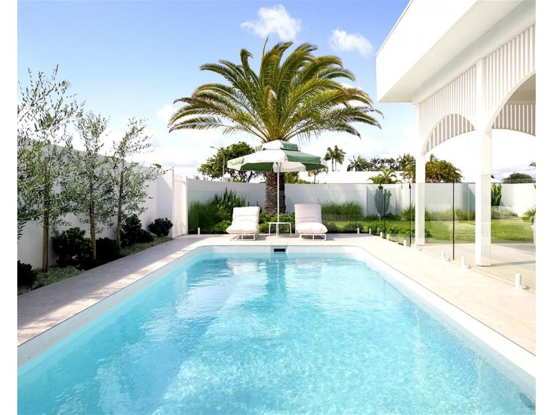 4  Himalaya Street, Mermaid Waters QLD 4218