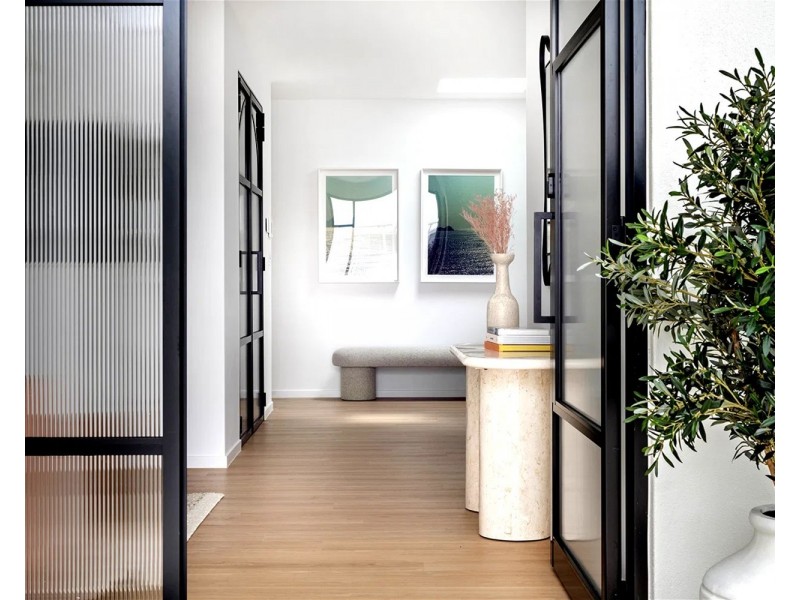 4  Himalaya Street, Mermaid Waters QLD 4218