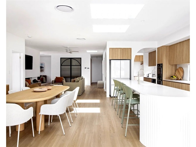 4  Himalaya Street, Mermaid Waters QLD 4218