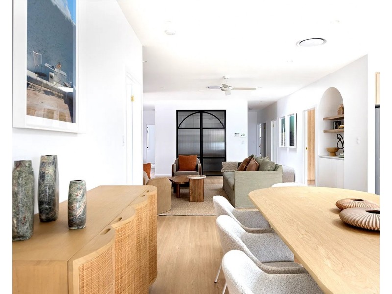 4  Himalaya Street, Mermaid Waters QLD 4218