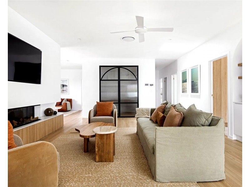 4  Himalaya Street, Mermaid Waters QLD 4218