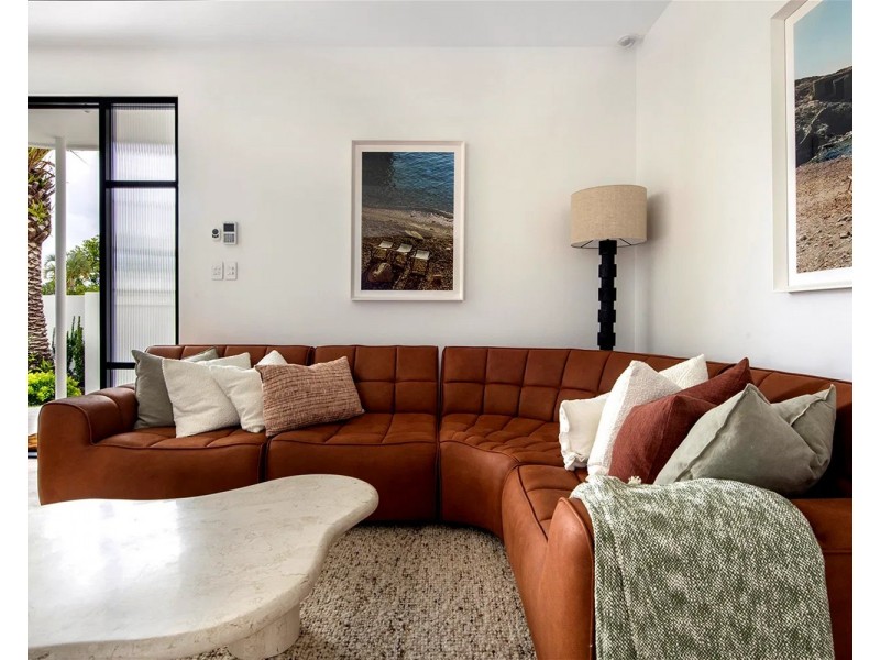 4  Himalaya Street, Mermaid Waters QLD 4218