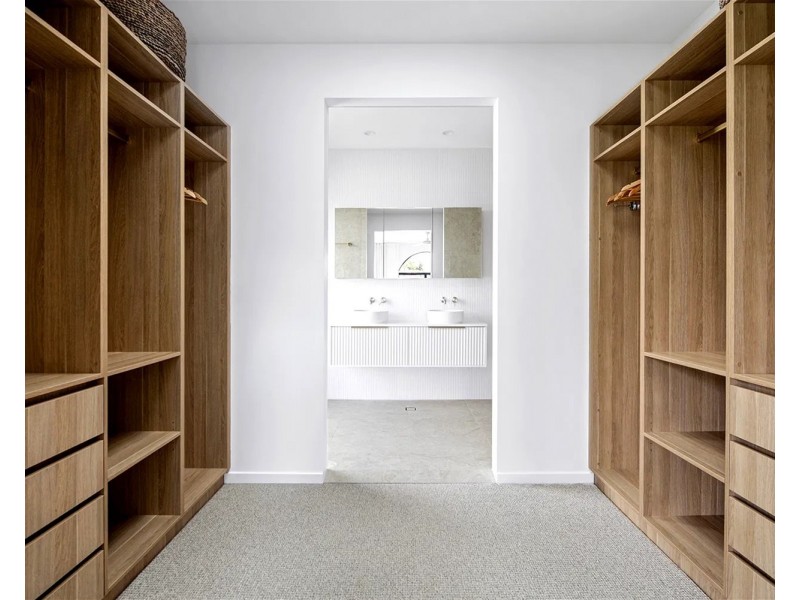 4  Himalaya Street, Mermaid Waters QLD 4218