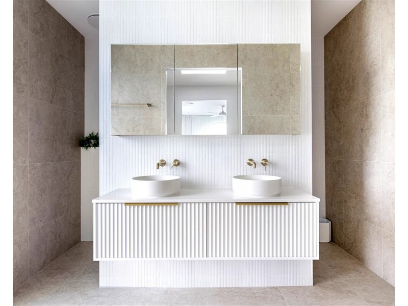 4  Himalaya Street, Mermaid Waters QLD 4218