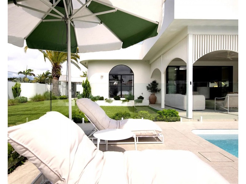 4  Himalaya Street, Mermaid Waters QLD 4218