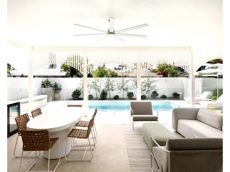 4  Himalaya Street, Mermaid Waters QLD 4218