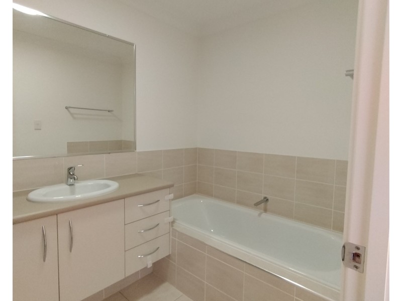 15 Girraween Lane, Fitzgibbon QLD 4018