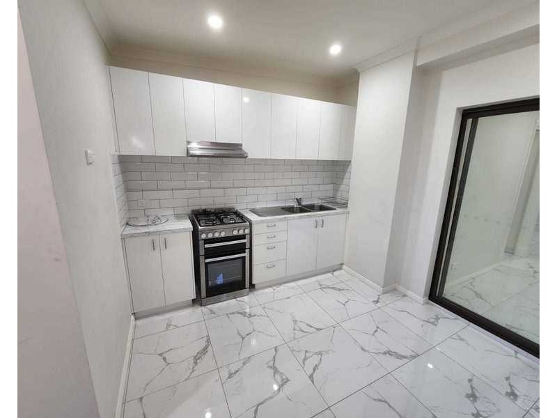 2/53 Tram Road, Doncaster VIC 3108