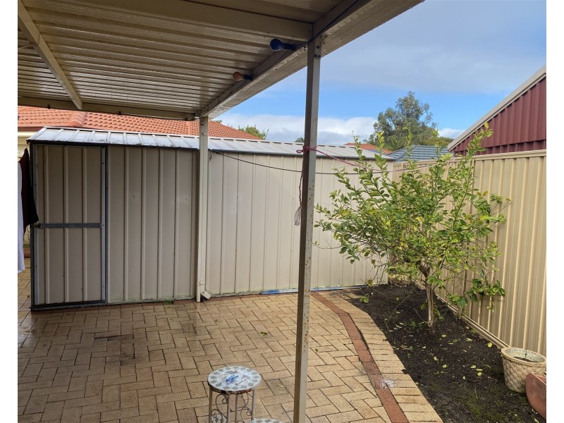 1/4 Medford Court, Meadow Springs WA 6210