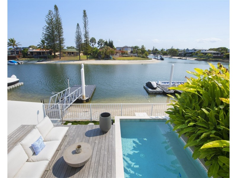 52A  Avanti St, Mermaid Waters QLD 4218