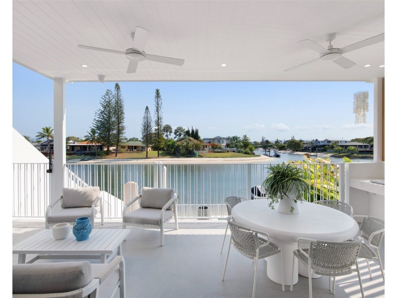 52A  Avanti St, Mermaid Waters QLD 4218