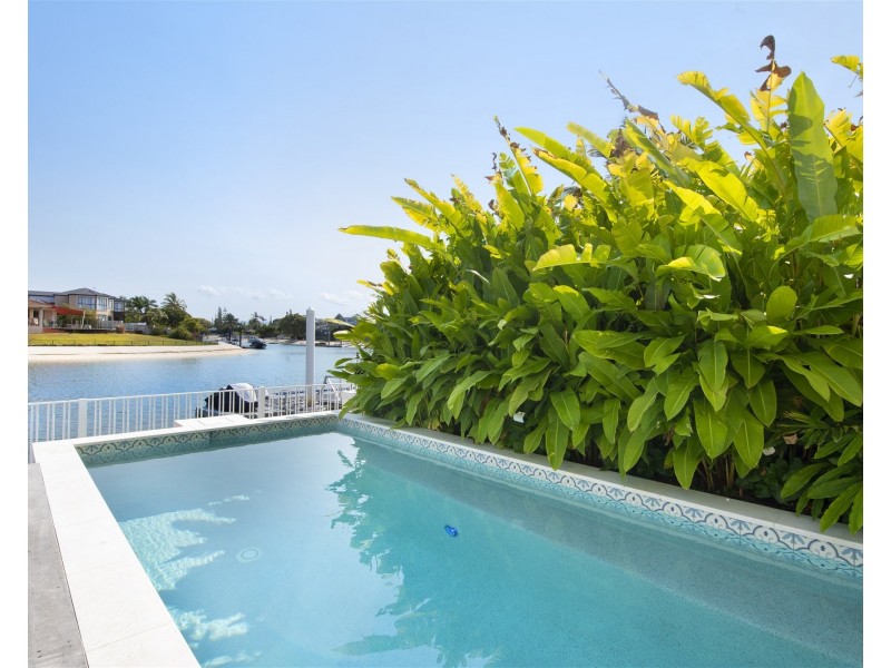 52A  Avanti St, Mermaid Waters QLD 4218