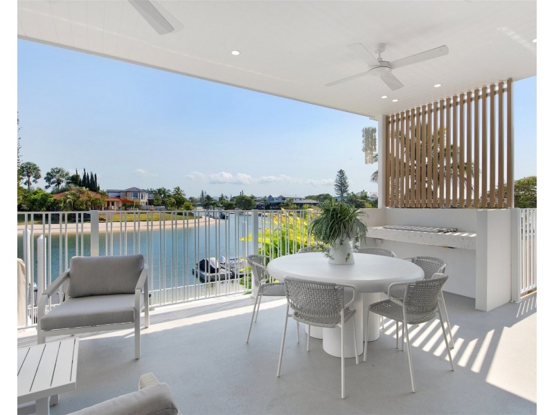 52A  Avanti St, Mermaid Waters QLD 4218