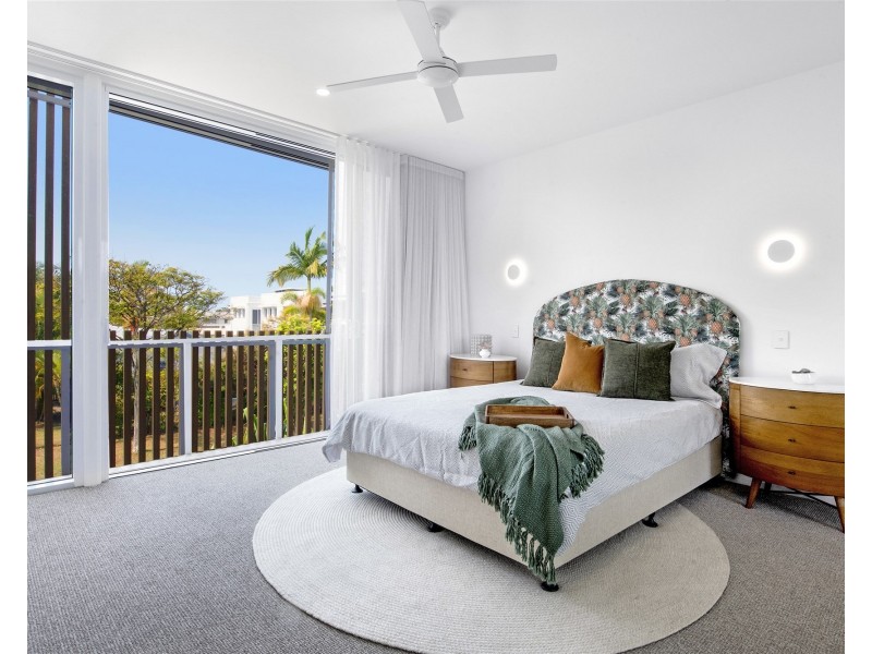 52A  Avanti St, Mermaid Waters QLD 4218