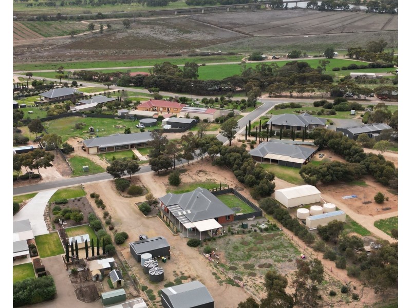 19 Jendarra Court, Swanport SA 5253
