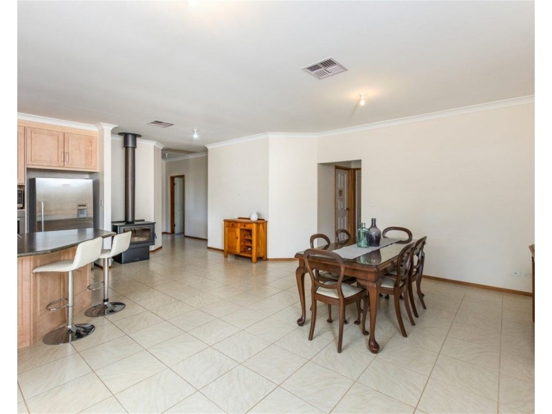 19 Jendarra Court, Swanport SA 5253