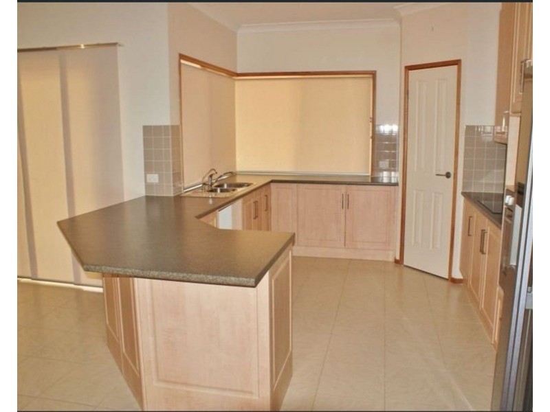 19 Jendarra Court, Swanport SA 5253
