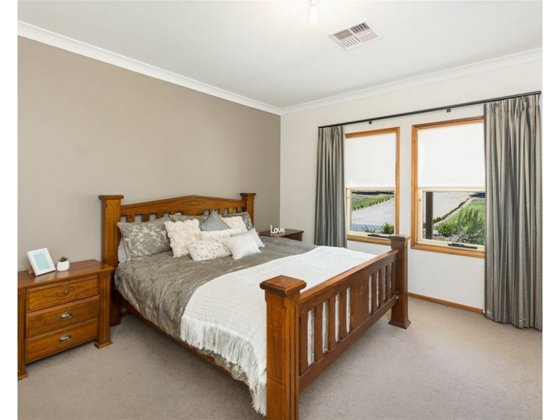 19 Jendarra Court, Swanport SA 5253