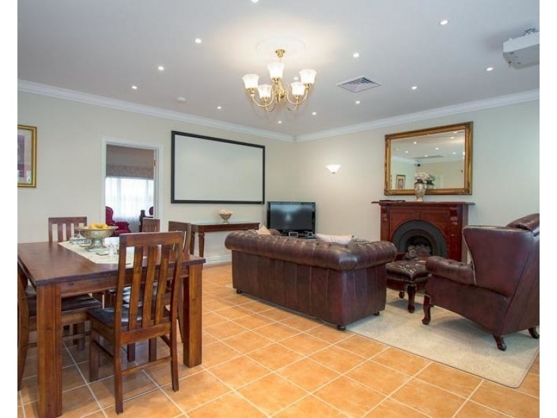 1/77 Leslie Road, Gisborne VIC 3437