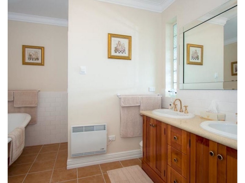 1/77 Leslie Road, Gisborne VIC 3437