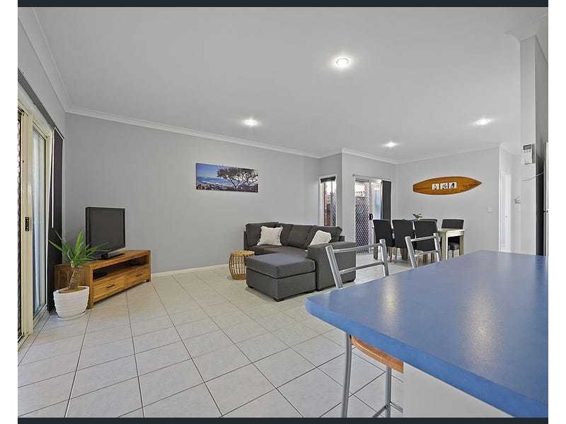 5 Grenada Court, Varsity Lakes QLD 4227