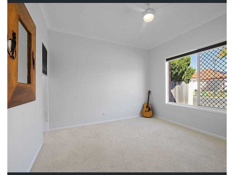 5 Grenada Court, Varsity Lakes QLD 4227