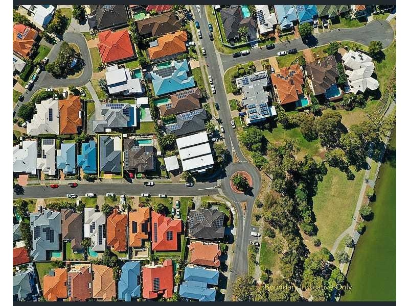 5 Grenada Court, Varsity Lakes QLD 4227