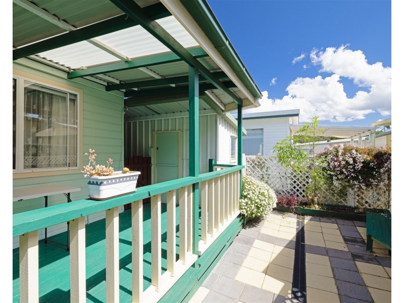 42 First Avenue, Green Point NSW 2251