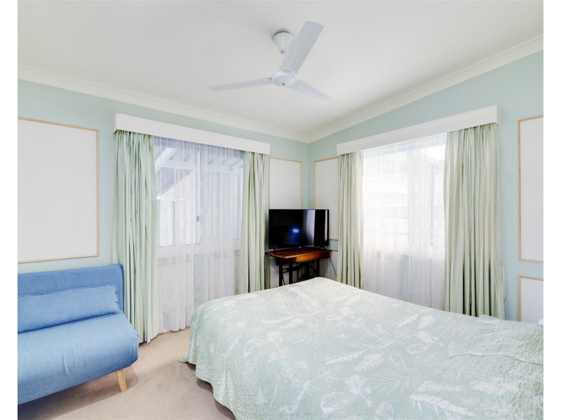 42 First Avenue, Green Point NSW 2251