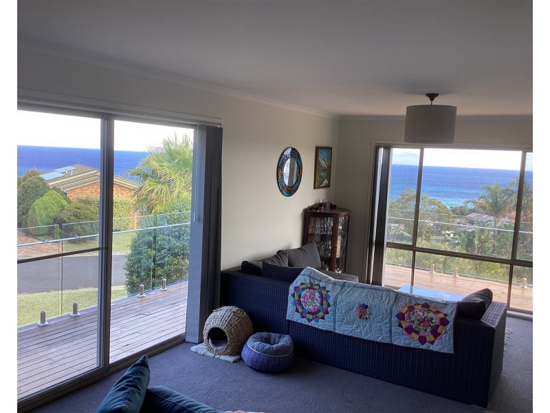 28 Beach view court, Tura Beach NSW 2548