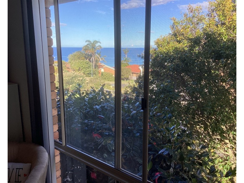 28 Beach view court, Tura Beach NSW 2548