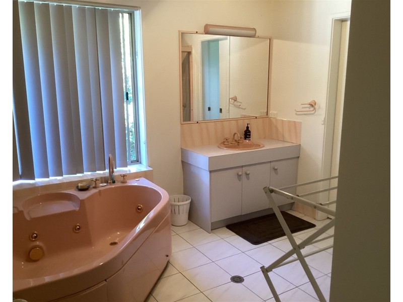 28 Beach view court, Tura Beach NSW 2548